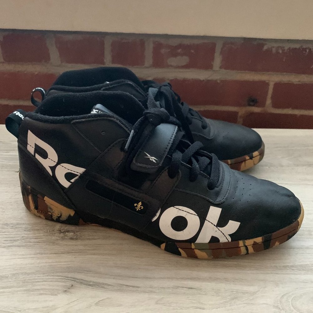USED-8.5 Male Reebok Classic Sneakers